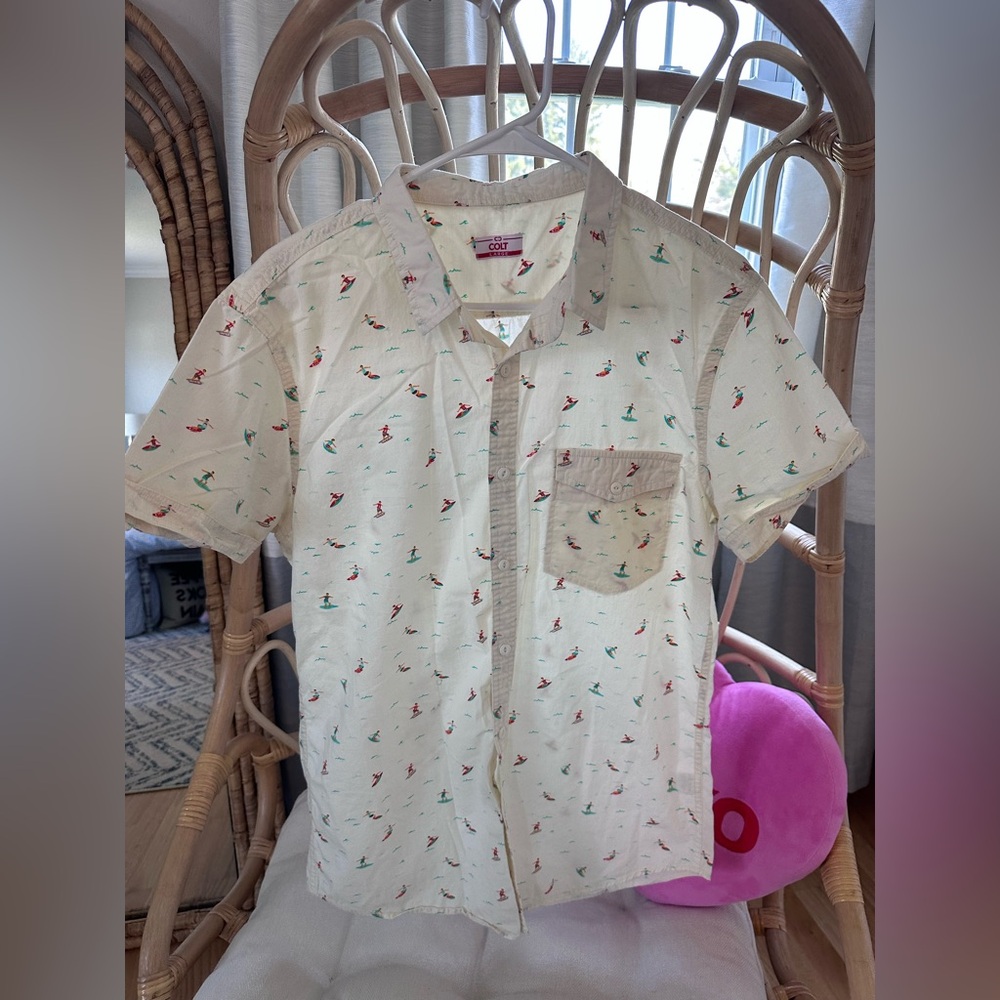 Colt Cream Short Sleeve Button-Up Men’s shirt with Surf Print size large